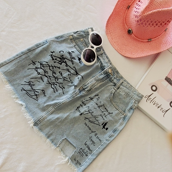 Skirts - Picture 2 of 8